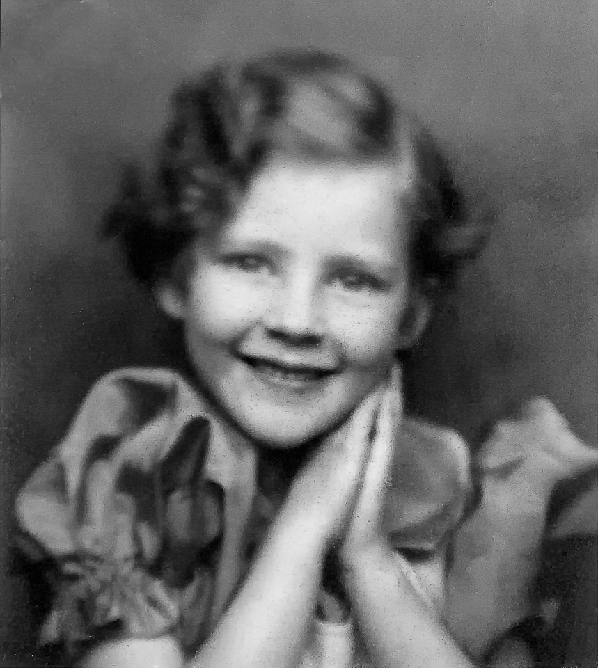 1932-00-00c-Angie-studio-photo---age-4.jpg