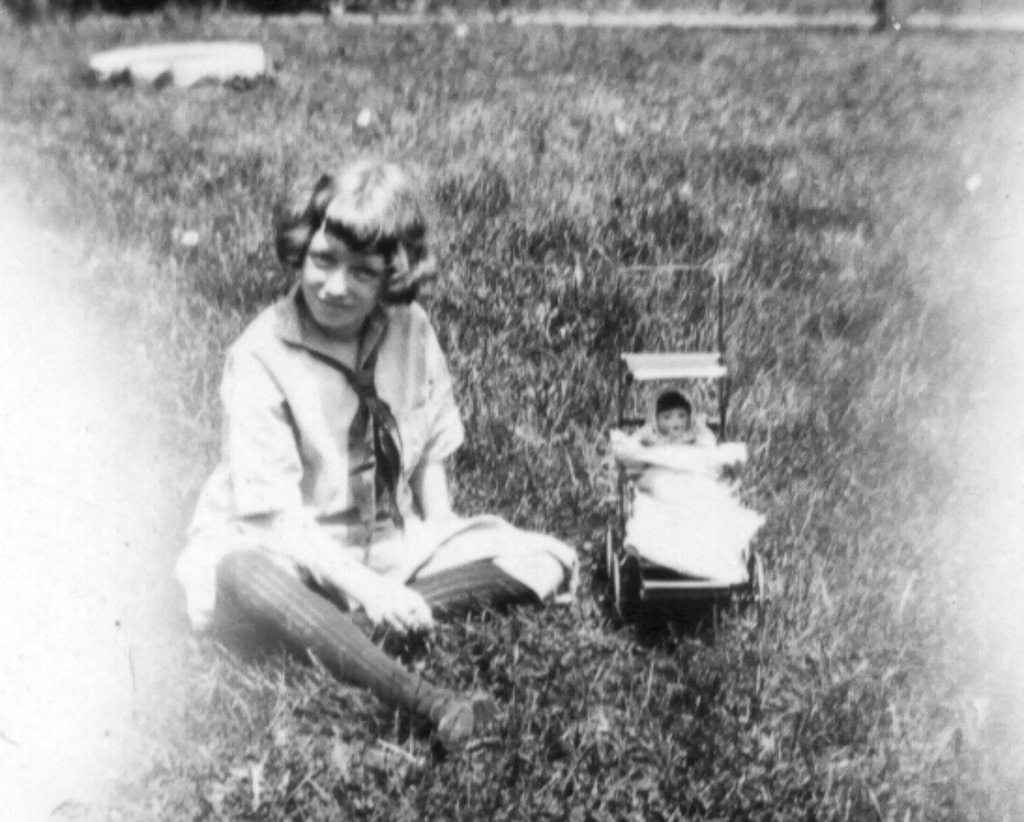 1936-06-00c-2-Angie-with-toy-identity-uncertain.jpg
