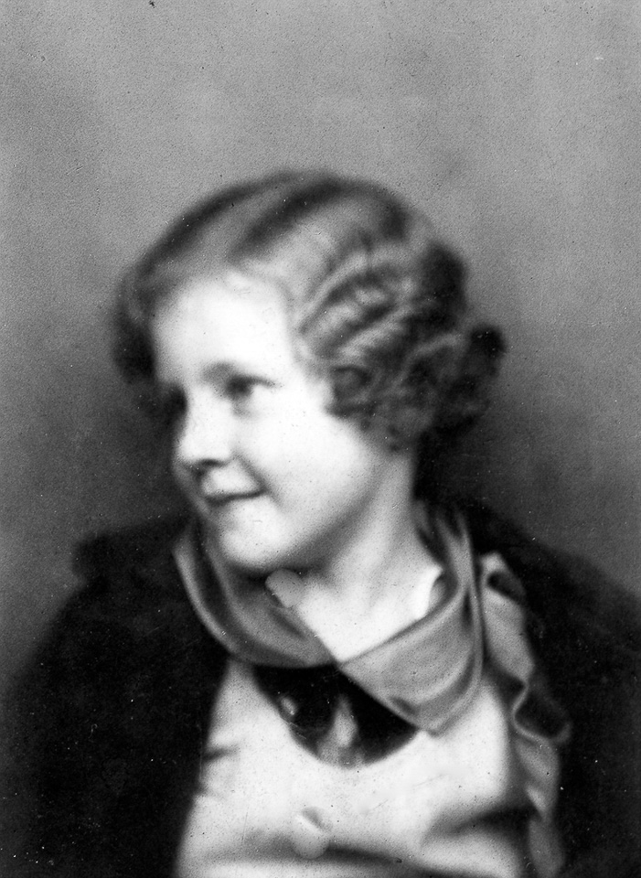 1937-00-00c-Angie-studio-photo.jpg