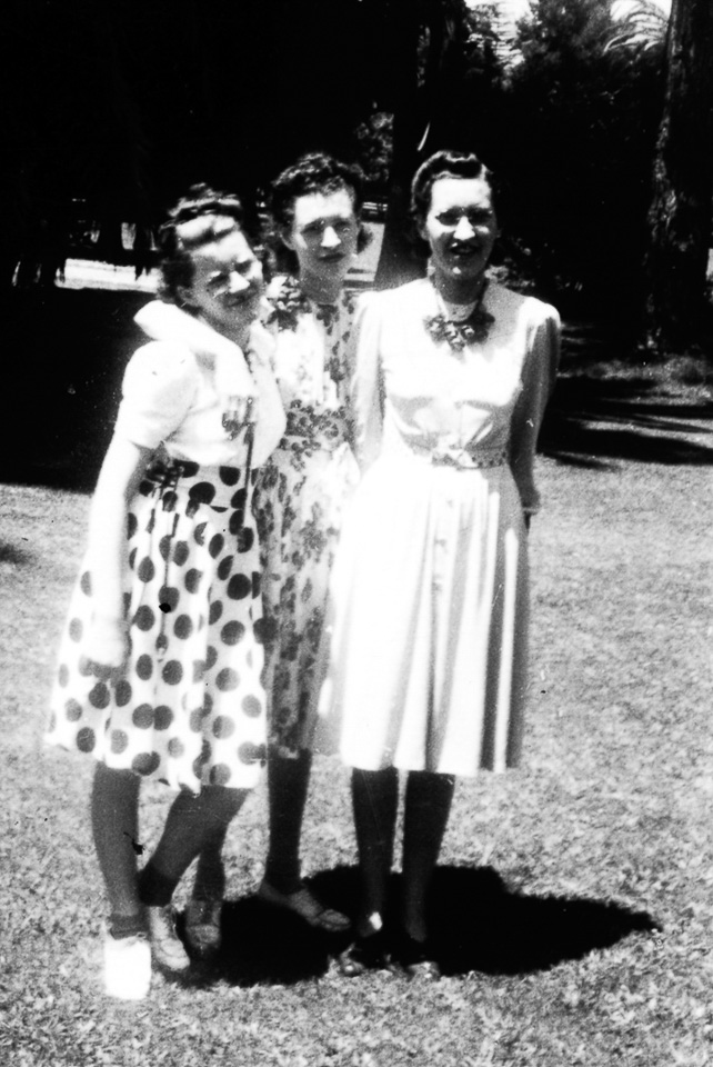 1939-08-00c-1-Jo-Angie-Elizabeth.jpg