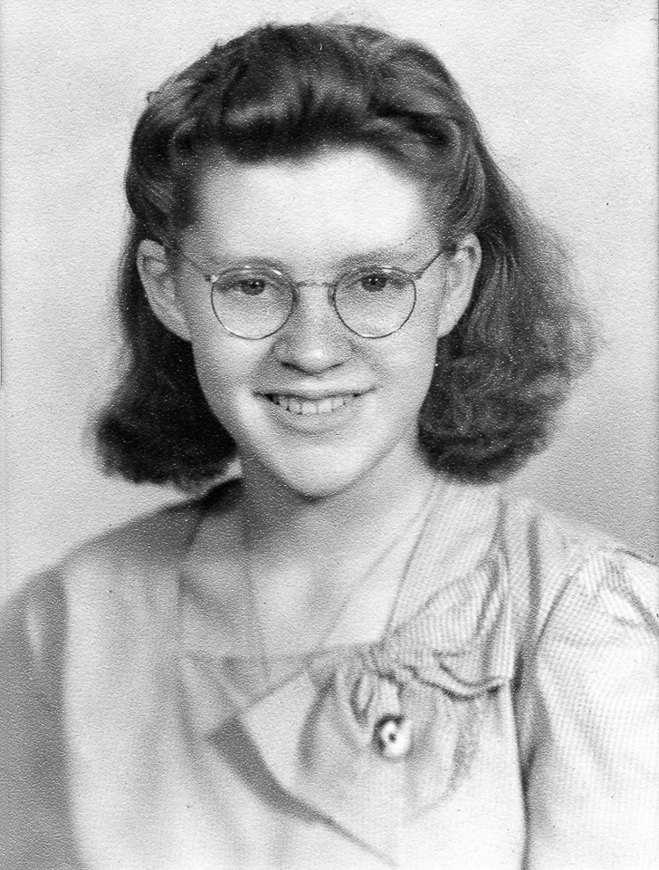 1943-03-00-Angie-studio-photo.jpg