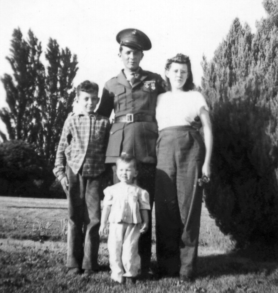 1944-06-00c-Angie-with-Uncle-Bob,-Ray-and-Suzanne-Dean.jpg