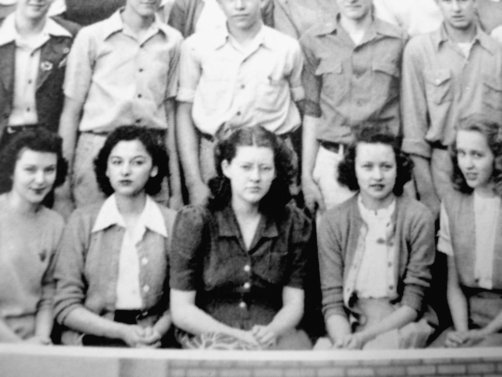 1945-00-00c-Angie-with-High-School-group.jpg