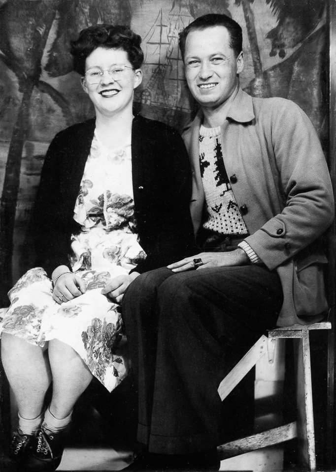 1945-11-00c-Angie-and-Ned-Livingston.jpg
