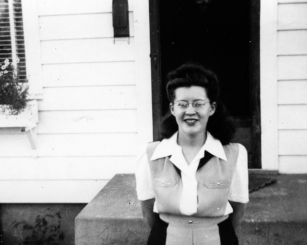 1946-00-00c-Angie-in-front-of-house.jpg