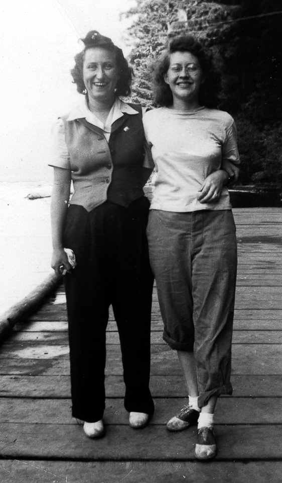 1946-08-26-Angie-with-Jane-Grimes-at-Spirit-Lake.jpg