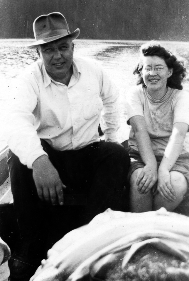 1946-08-26-Angie-with-Larry-Grimes-on-Spirit-Lake.jpg