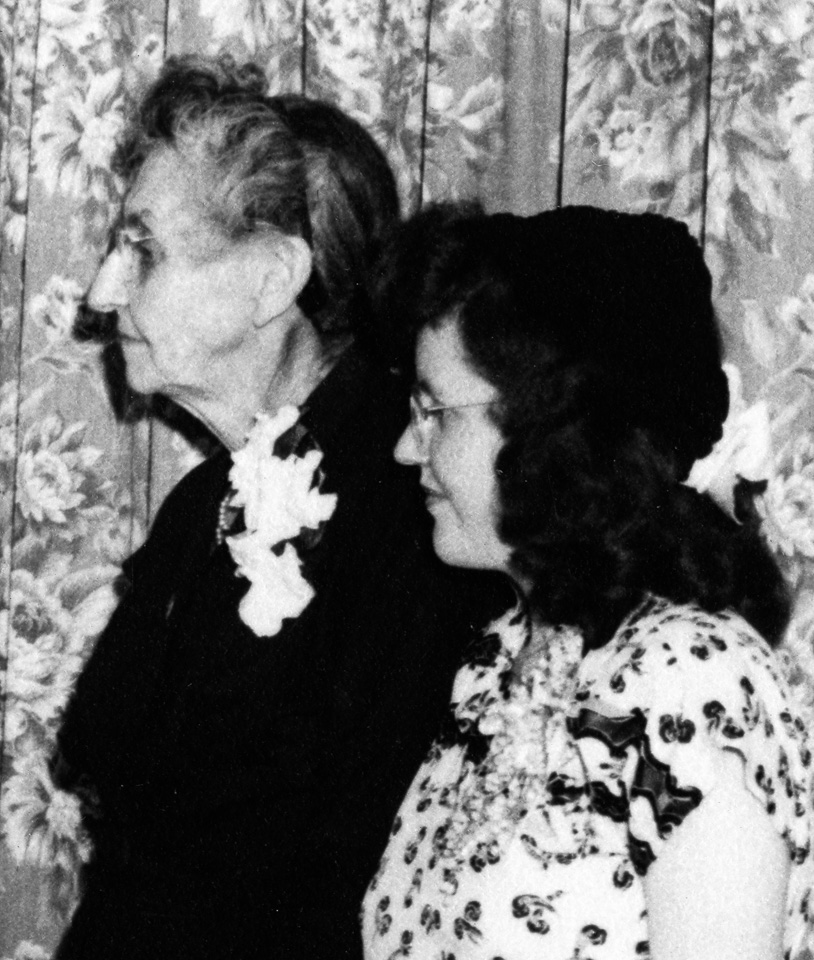 1947-05-03-2-Mary-Lincoln-and-Angie-Spaulding_cu.jpg
