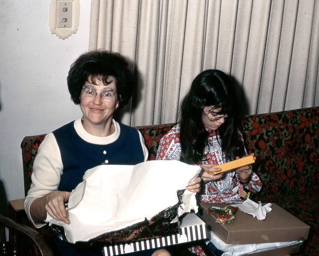 1972-12-25-Angie-and-Lynn-opening-Christmas-presents.jpg