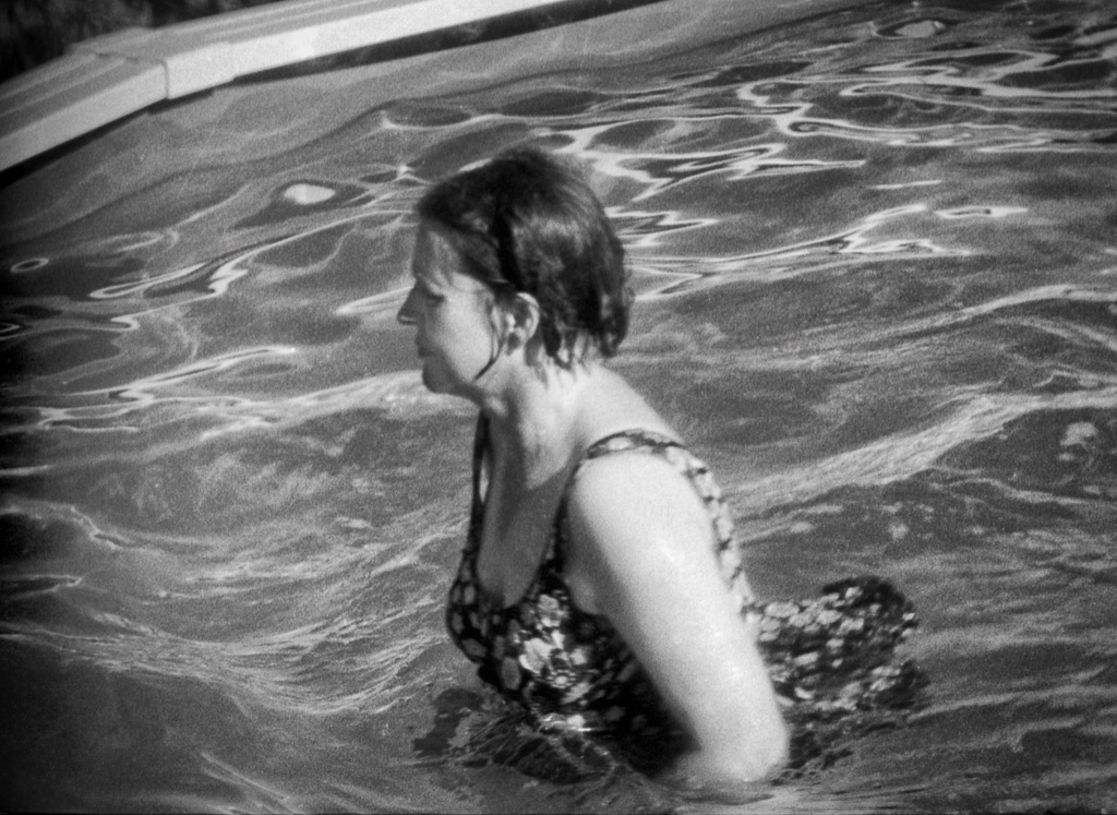 1973-08-22c_R44_n08-Naches-Heights-Angie-in-the-pool.jpg