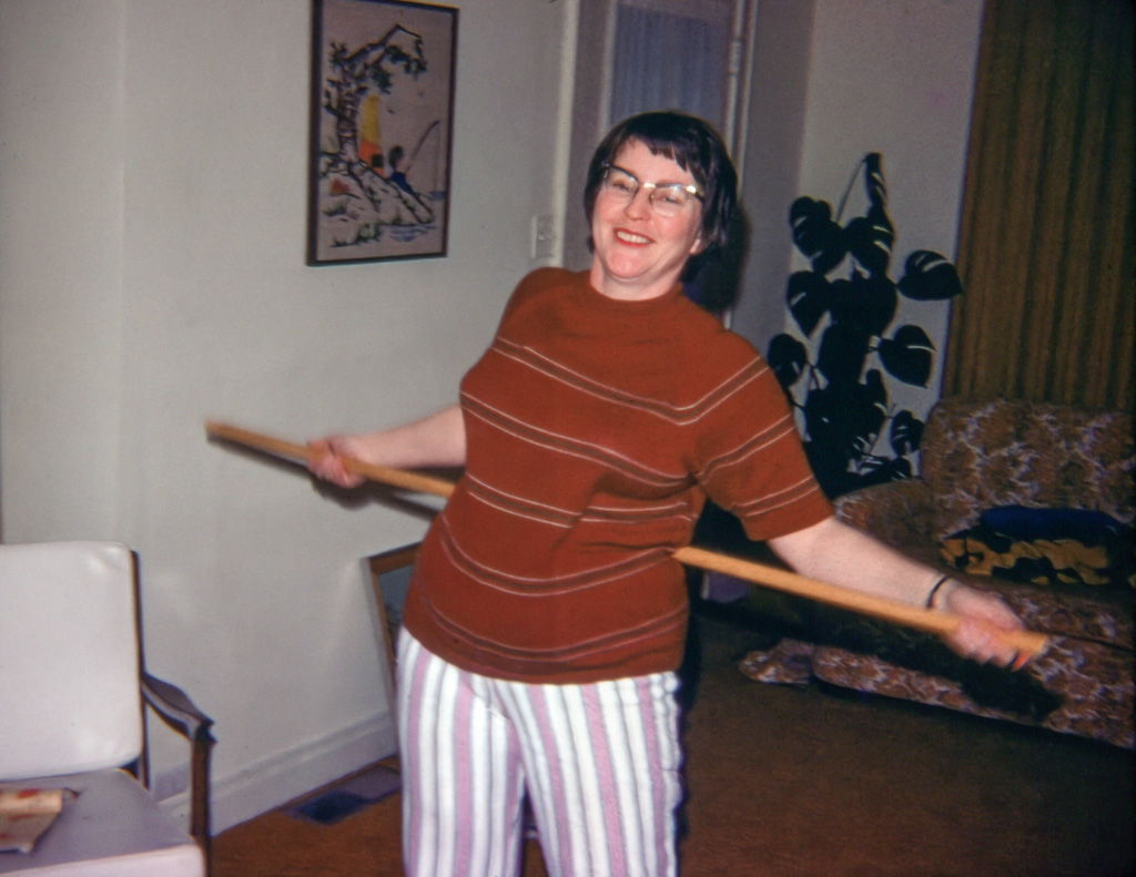 1975-03-00c_R01_s06-Ranch-LynnVision-AMS-Edit.jpg