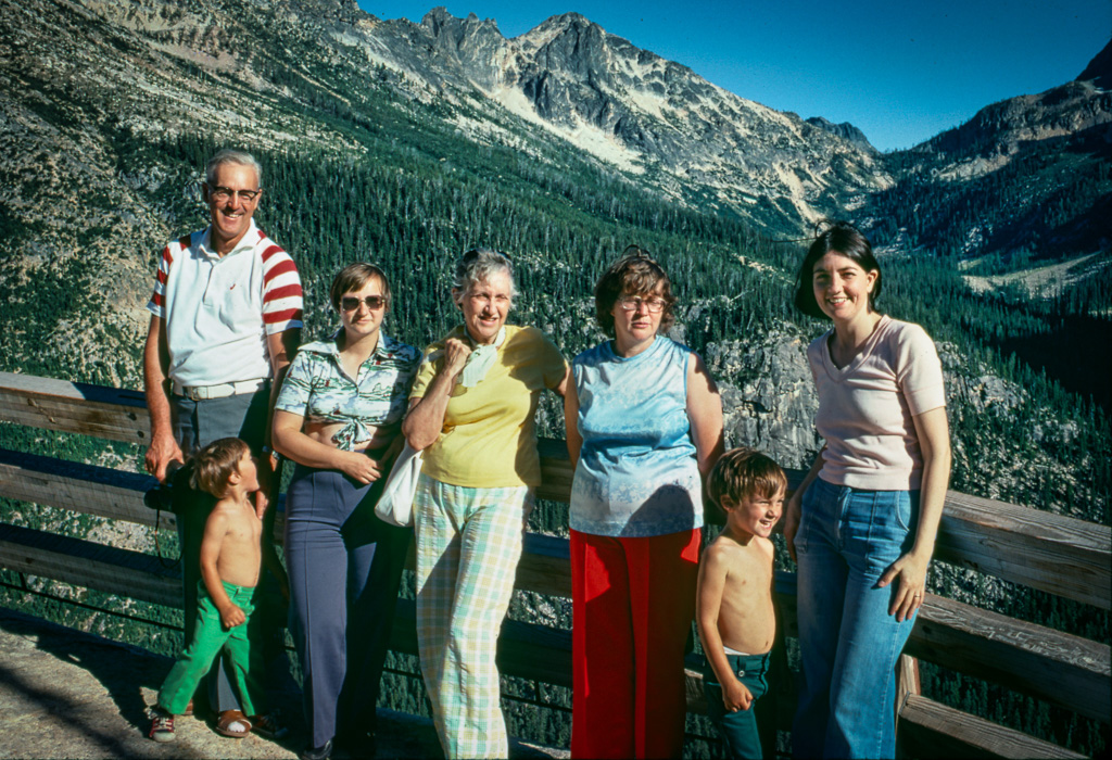 1977-08-13_R34_s20-North-Cascades-Dan,-Angie,-Jo,-Catherine,-Dianne,-Keith---Eric.jpg