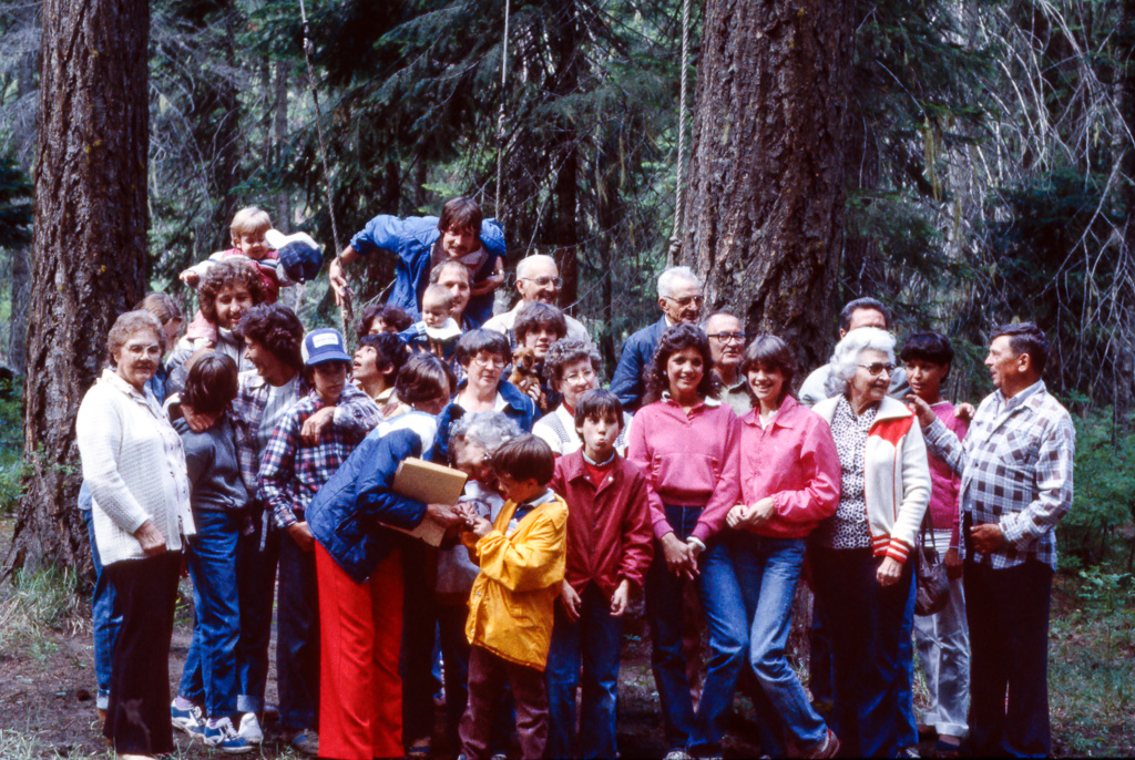 1983-07-00-Indian-Flats-Dean-cabin-Lincoln-Family-Reunion.jpg