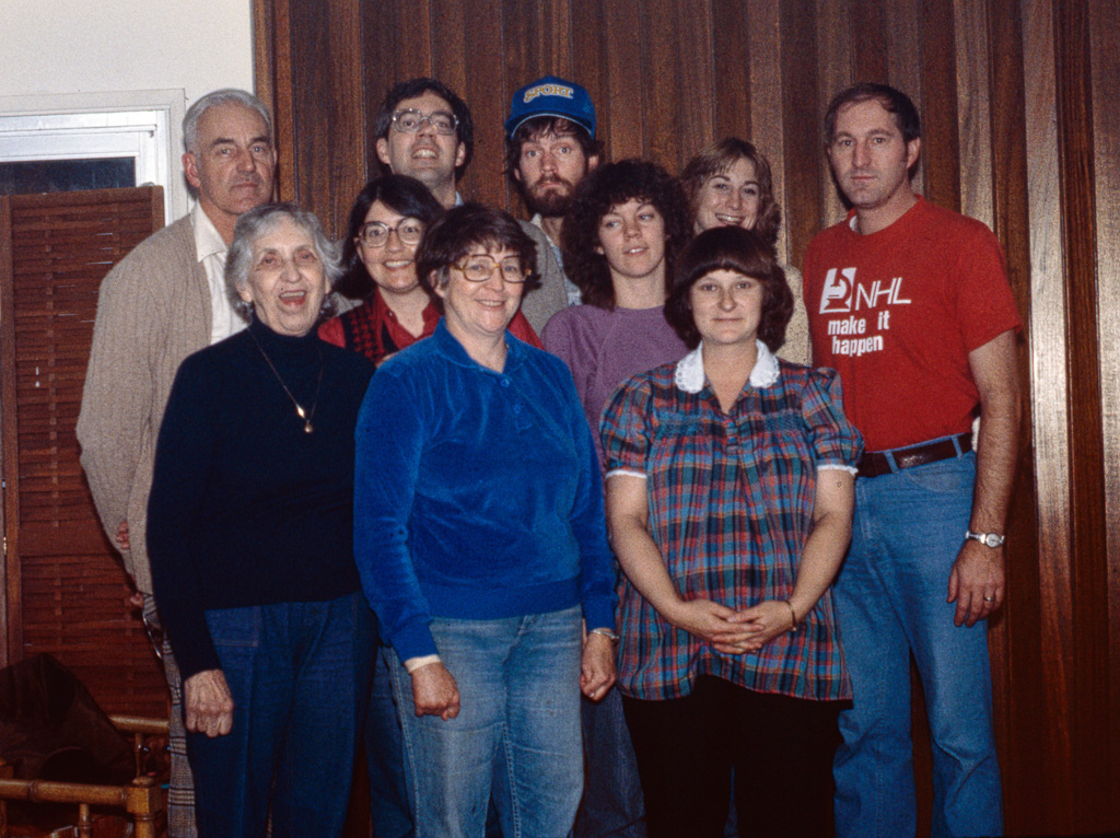 1983-11-24_s07-Thanksgiving-Ocean-Shores-Family-Photo-BLZ_r2026.jpg