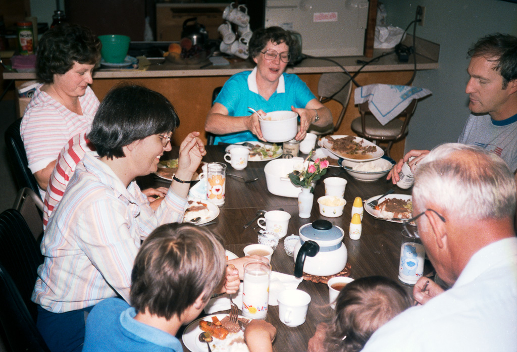 1985-09-00-Naches-Heights-Dinner-with-Eric,-Catherine,-Keith,-Dianne,-Angie,-Bryan,-Dan---Erin.jpg