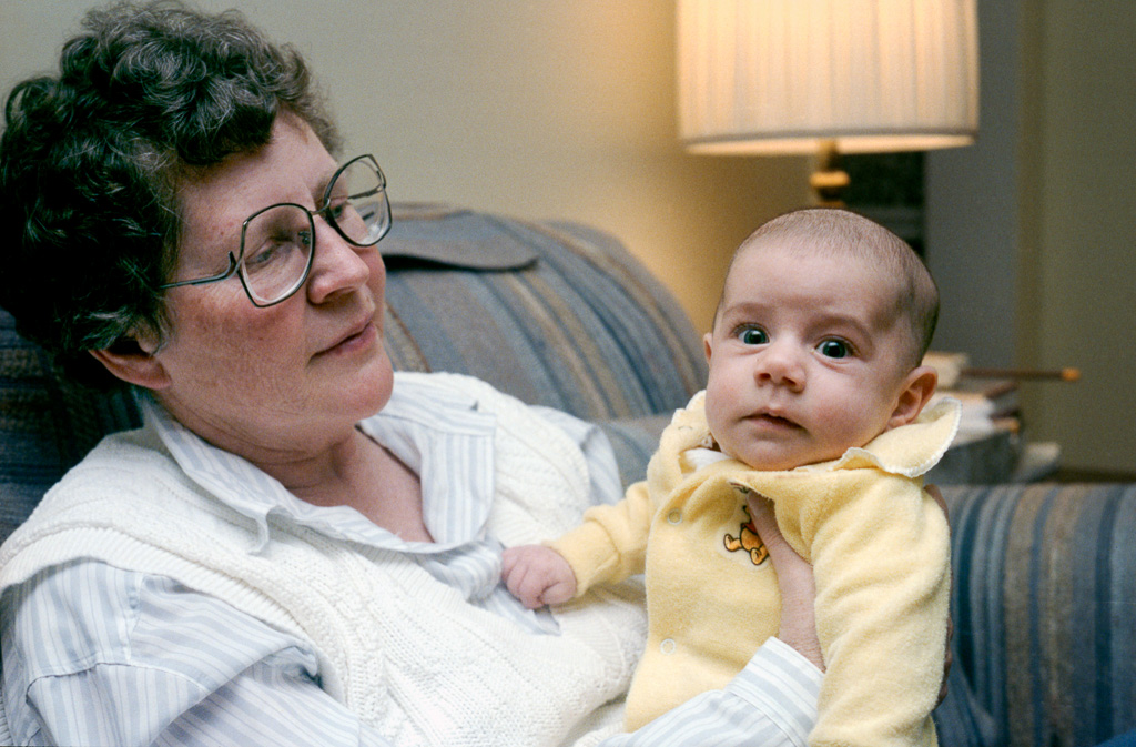 1986-11-08_R28_n24-Arlington-Angie---Conrad.jpg