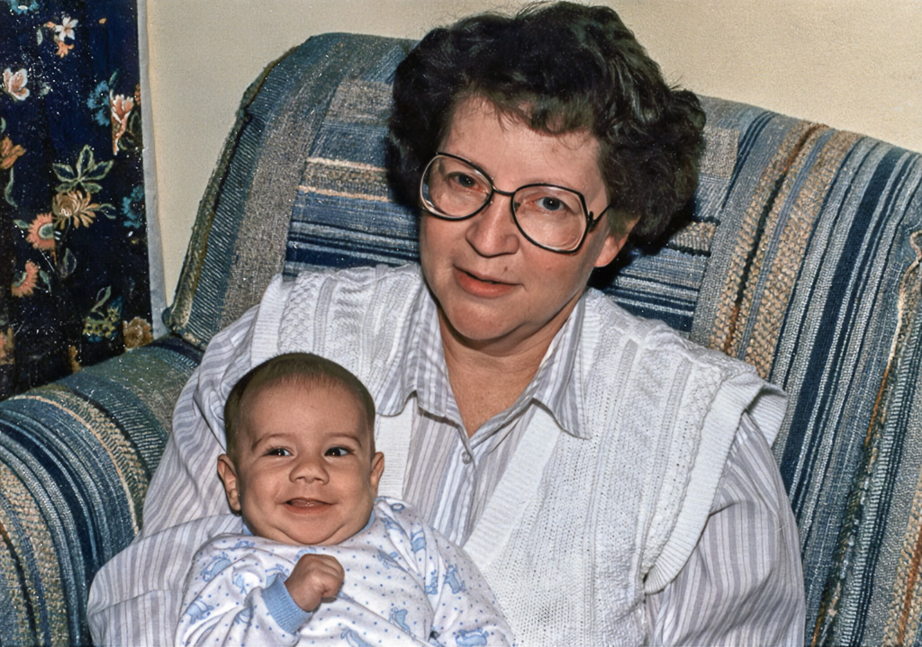 1986-11-10c-Angie-with-new-grandson-Conrad-in-Arington,-Virginia.jpg