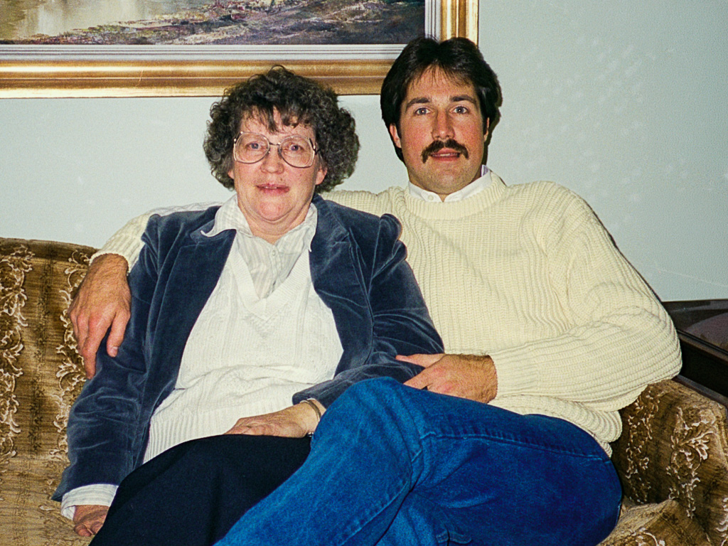 1986-12-25-R14_n14-Chuck-and-Angie-at-Bud-Hall's-House.jpg