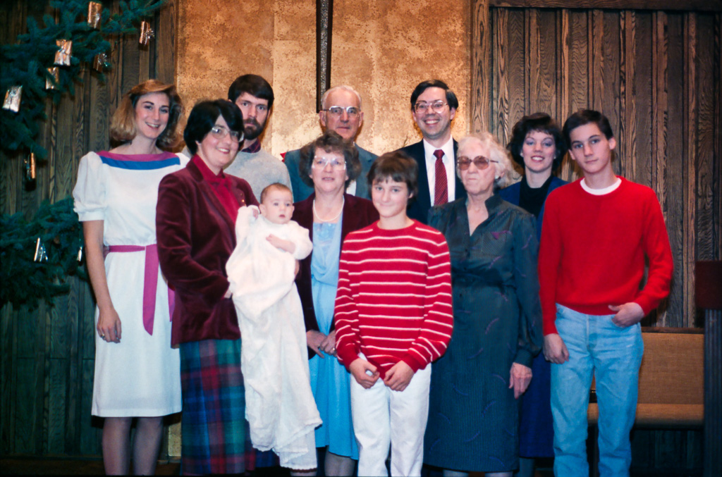 1986-12-28_R40_n17-Family-at-Conrad's-Christening.jpg