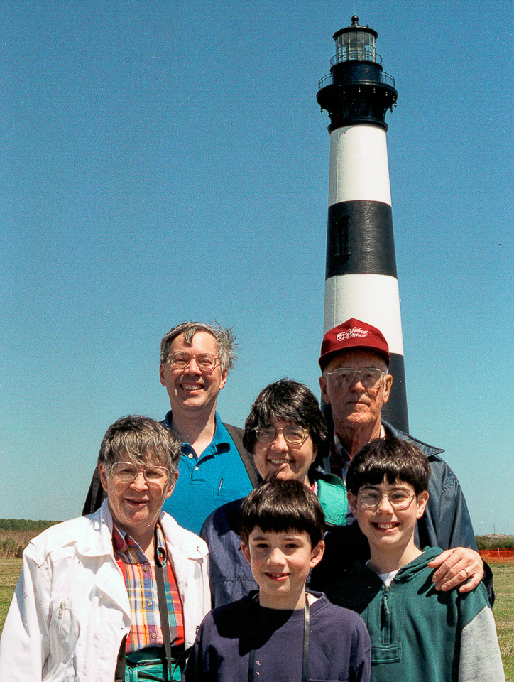 1998-04-00-Richard-Catherine-Dan-Angie-Conrad-and-Michael-in-Bodie-Island-Light-House-North-Carolina.jpg