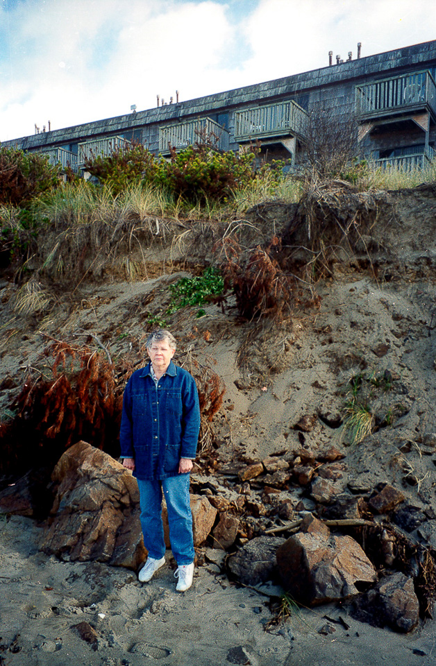 1999-10-14-Angie-at-Rockaway-Beach-after-a-severe-storm.jpg