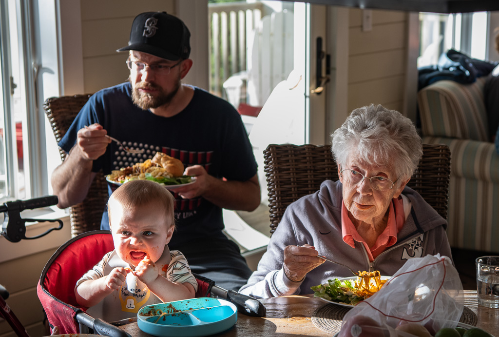 2018-07-02-DSC_9918-Seabrook-Dinnertime-Alvin-and-Angie-Zach.jpg