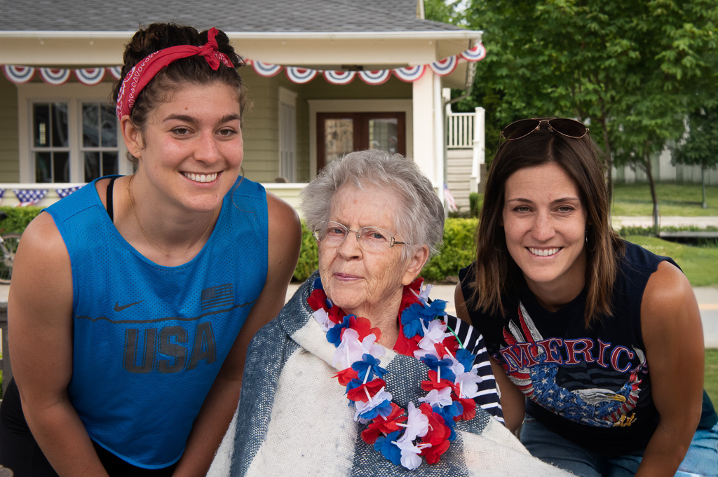 2018-07-04-DSC_0413-Gazebo-Hannah,-Erin---Angie.jpg