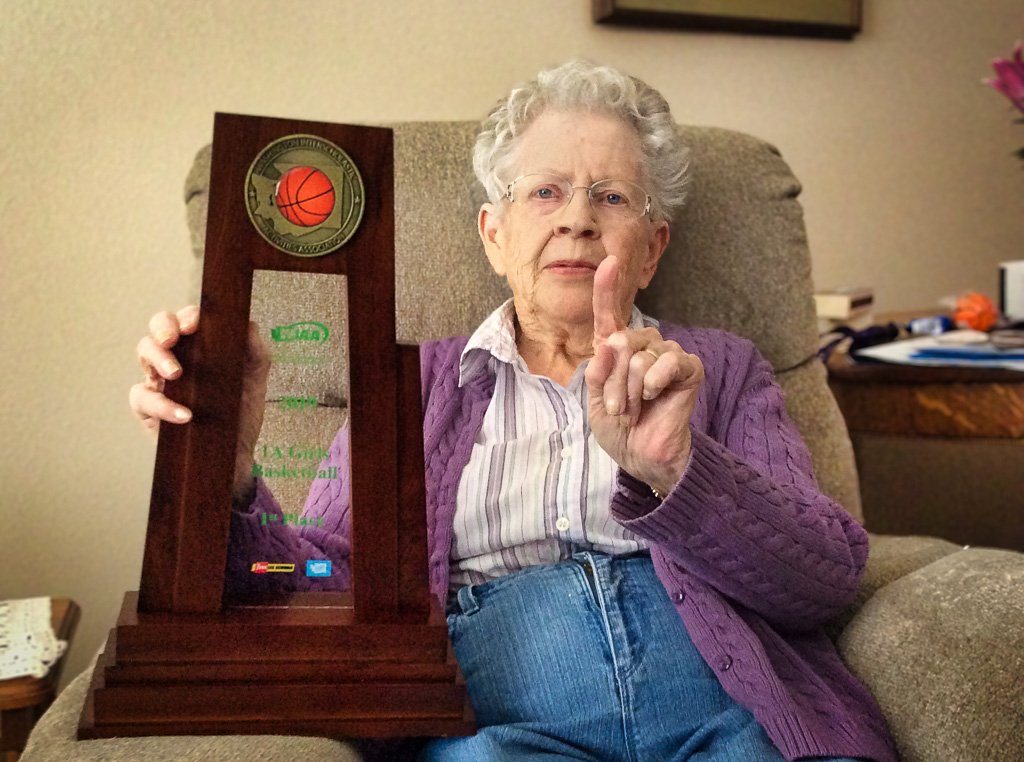 2019-03-03-IMG_0530-Yakima-La-Salle-1A-Girls-State-Basketball-Champs-Supporter.jpg