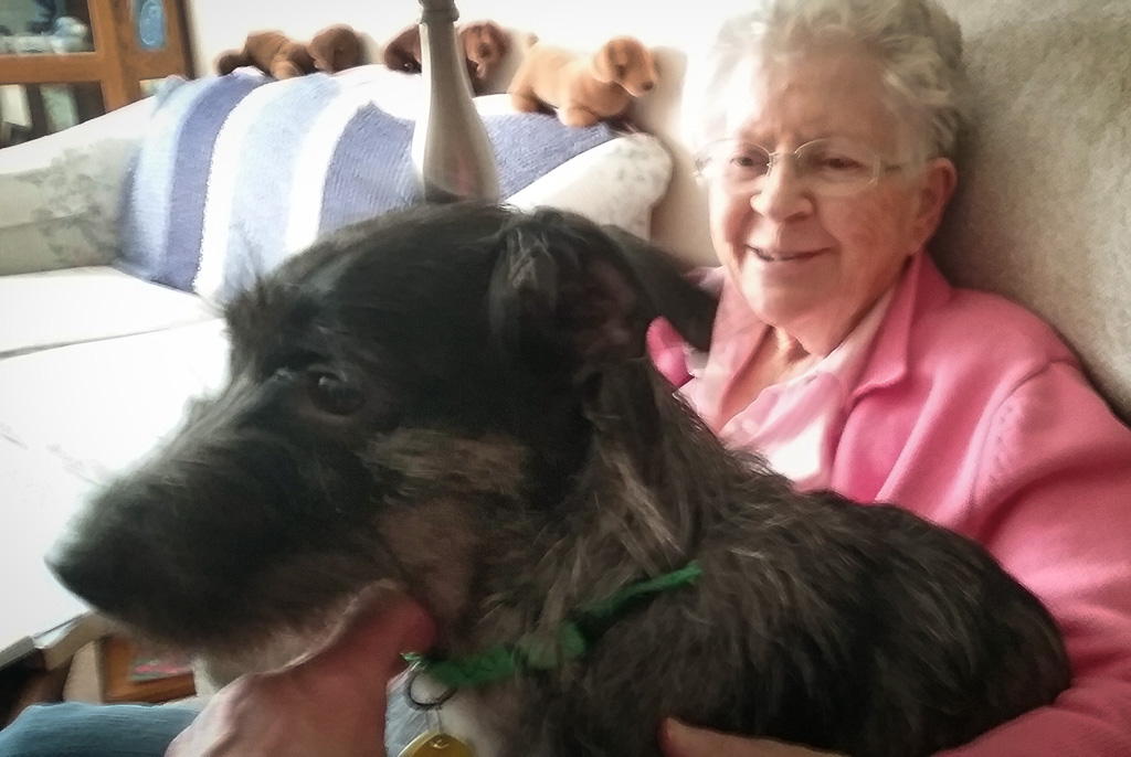 2019-03-30_112330-Angie-meets-Hannah's-little-nipper-Iz.jpg