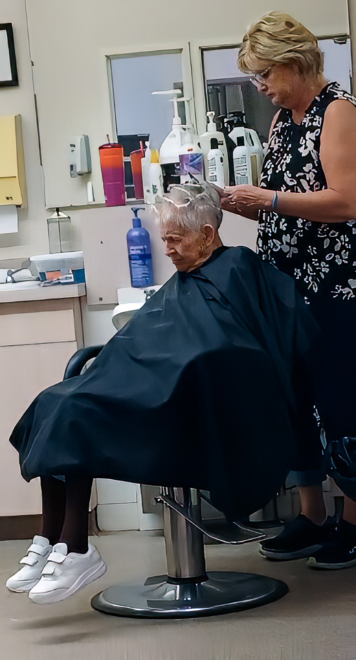 2023-05-16-1-Visit-with-the-hairdresser.jpg