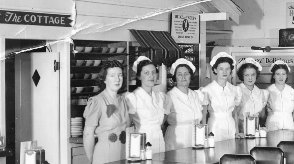 1935-00-00-Cottage-Cafe-2-Yakima-Josephine-Lincoln-Second-Left_cu.jpg