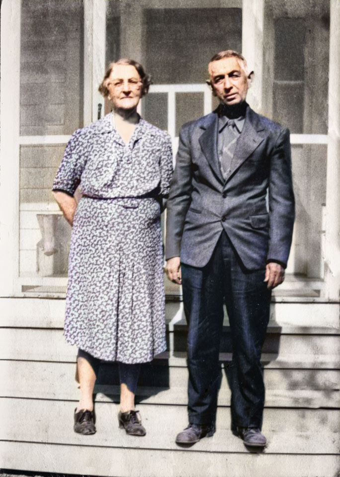 1943-Latour-Sophia-and-Arthur-colorized_v1.jpg
